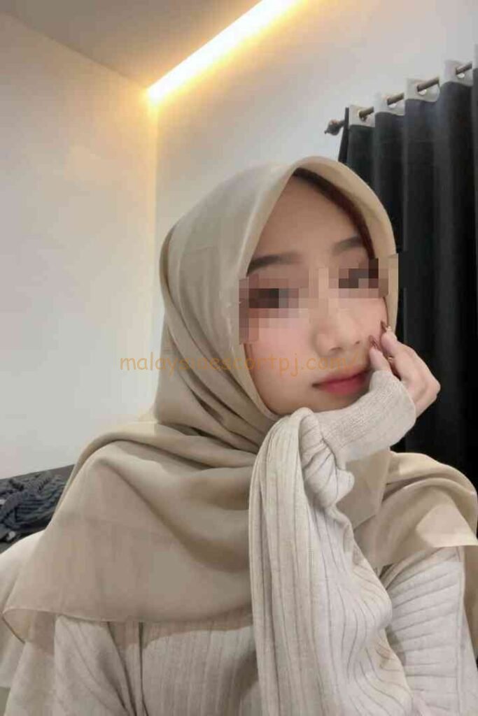Malay woman in hijab, Kuala Lumpur
